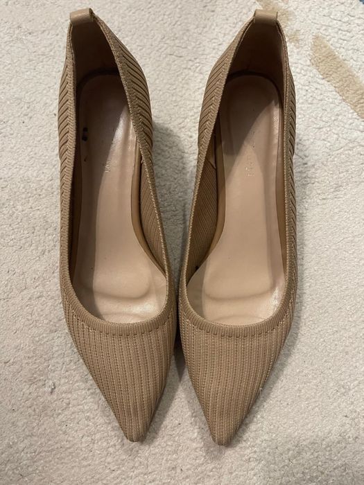 Туфли бежевые из