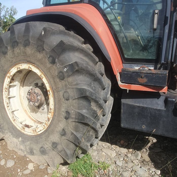 De vanzare tractor new holland G210