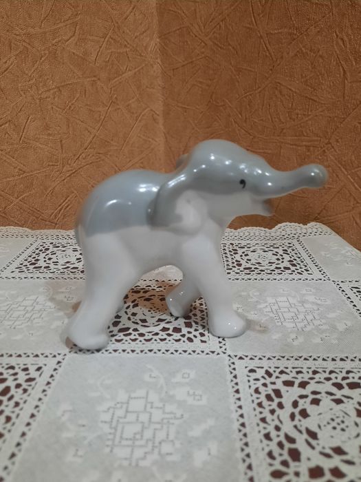 Фарфоровая фигурка "Слоник" , Ленинградская Артель "Прогресс". В идеал