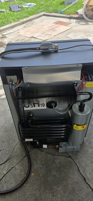 Хладилник на газ, 12 V  И 220V