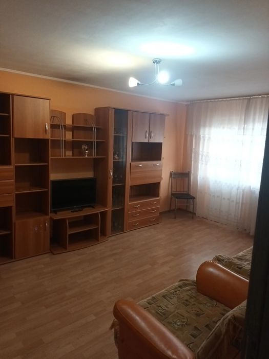 Inchiriez apartament cu 2 camere