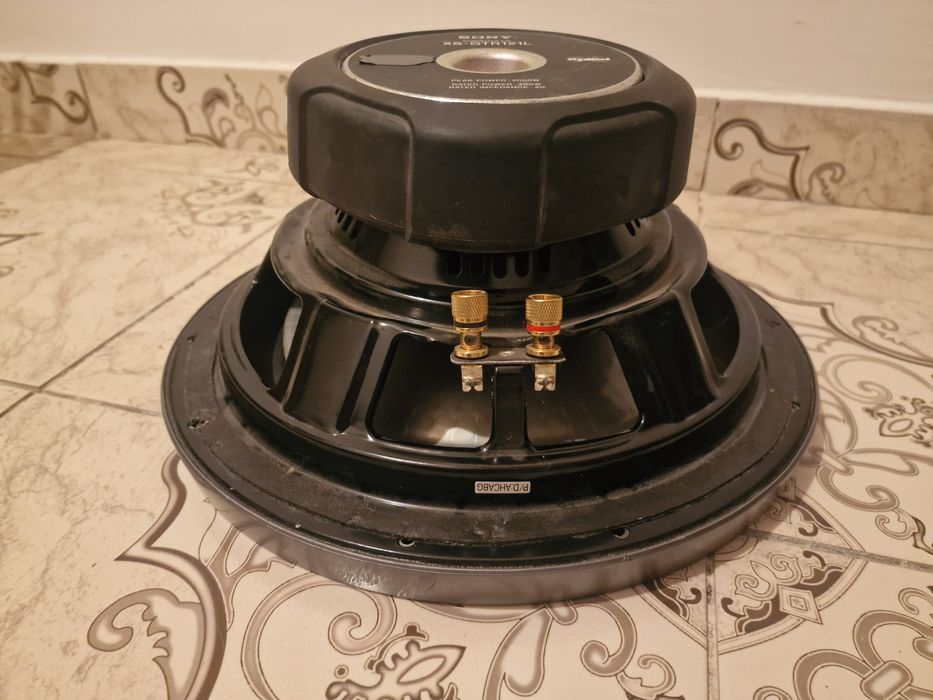 Subwoofer pentru masina