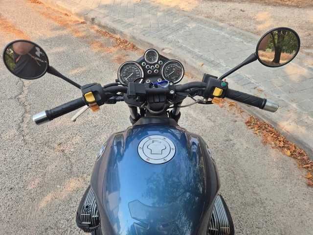 Motocicleta BMW R1100R