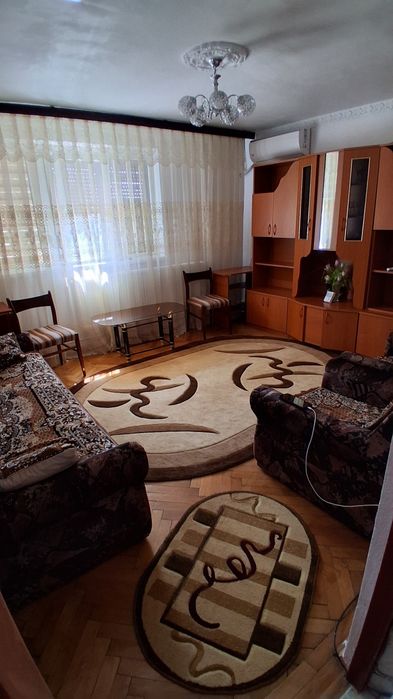 Apartamen de închiriat, decomandat cu 2 camere