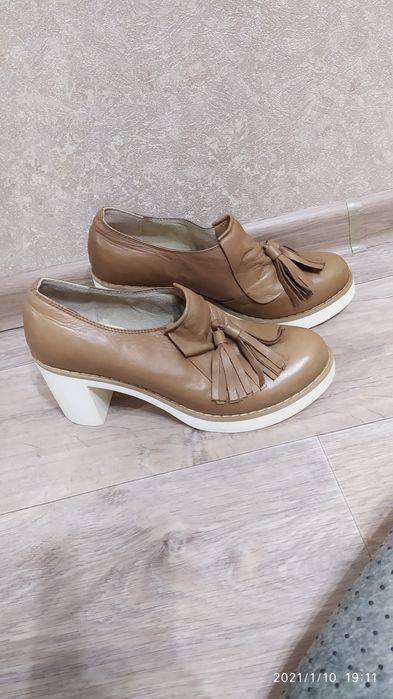 Срочно продам кожаные туфли