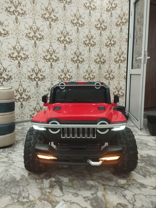 Детская машинка на пульте