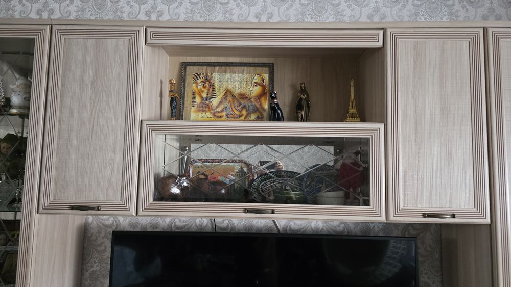 Стенка шкаф сервант в зал