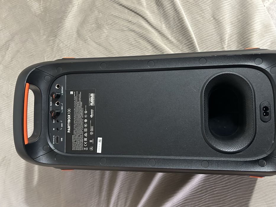 Jbl partybox 100