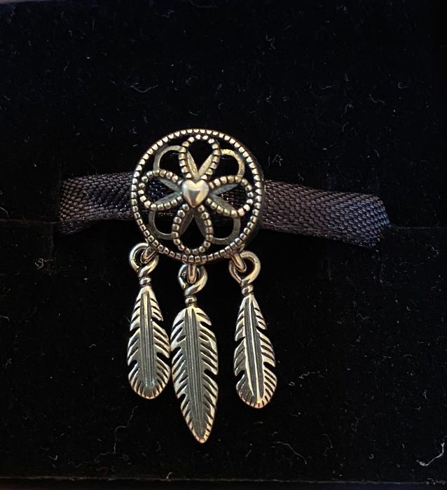 Талисмани за гривна