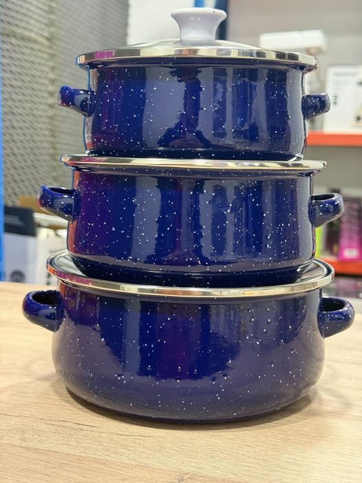 Размери: диаметри 16 см, 18 см и 20 см.
Материал: метал с емайлово пок