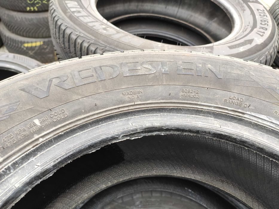 1бр Зимна гума за бус 225 65 16 С - Vredestein