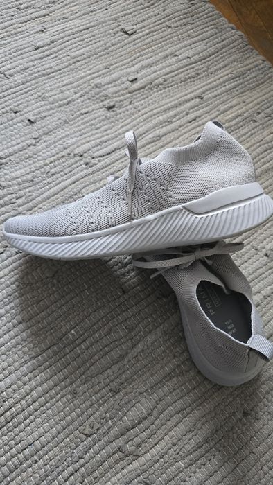 Лоуфари Зара,маратонки Primark