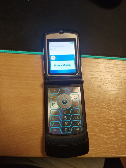 Подам Motorola razer V3 б/у, ретро