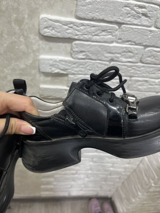 Продам туфли на девочку