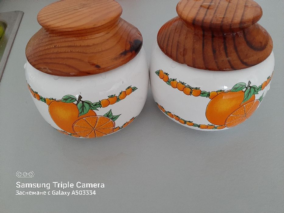 Продавам 2бр.керамични съдове за подправки свещник, ново плато,захарни