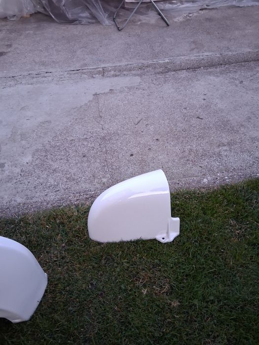 Мивка и ботуш към нея Видима