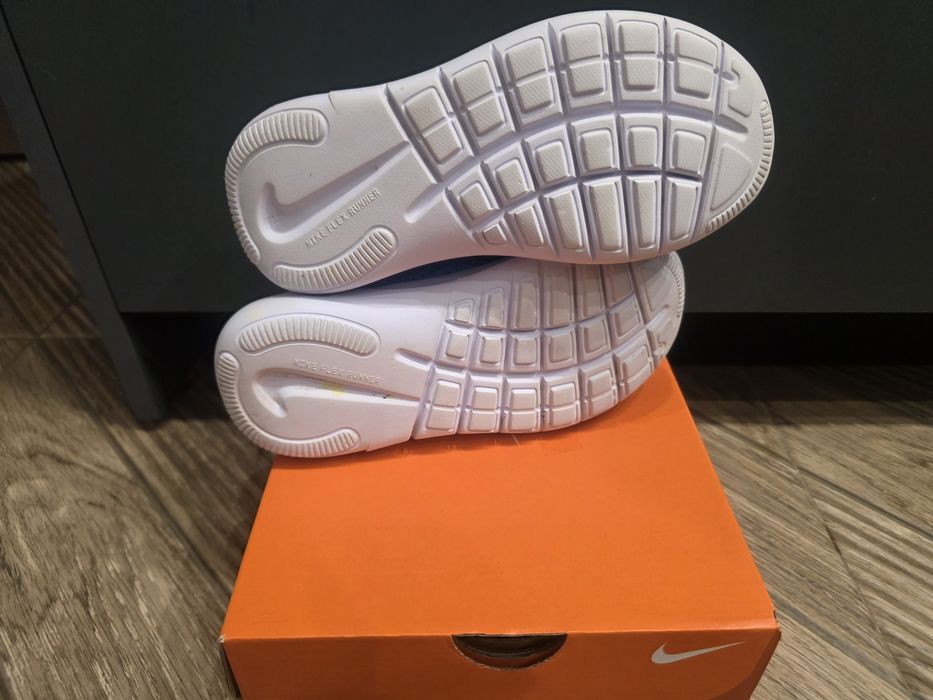 Оригинални детски маратонки NIKE
