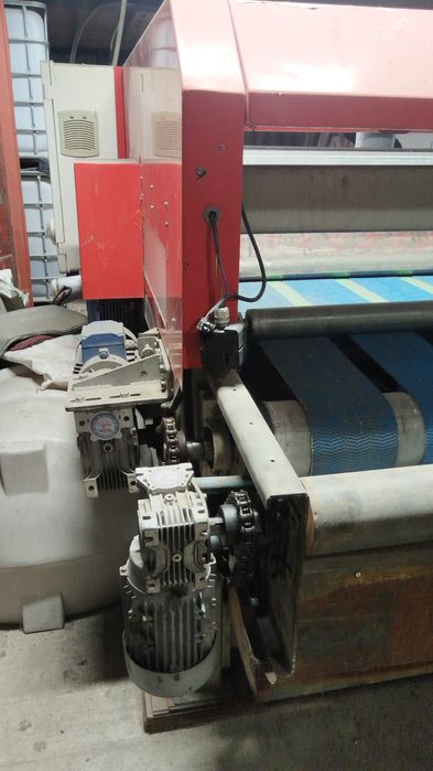 Химчиска ковров центафуга конвейер