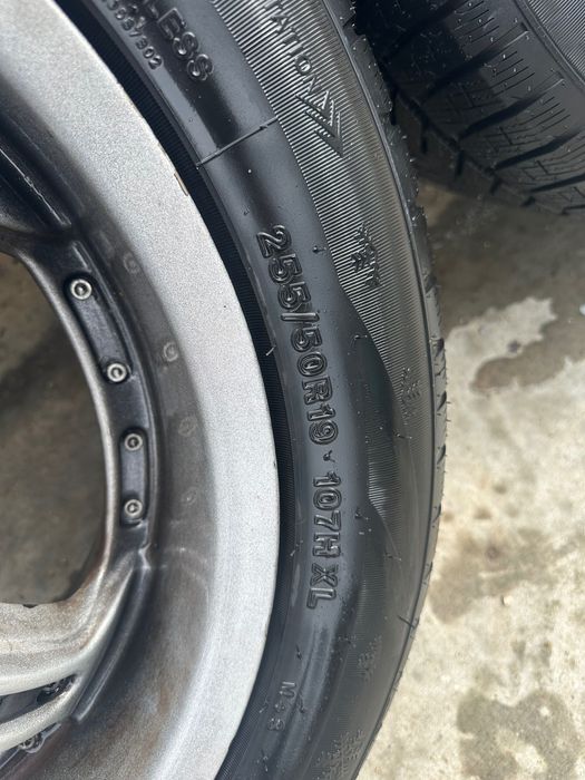 Продавам комплект 19 цола алуминиеви джанти +чисто нови гуми