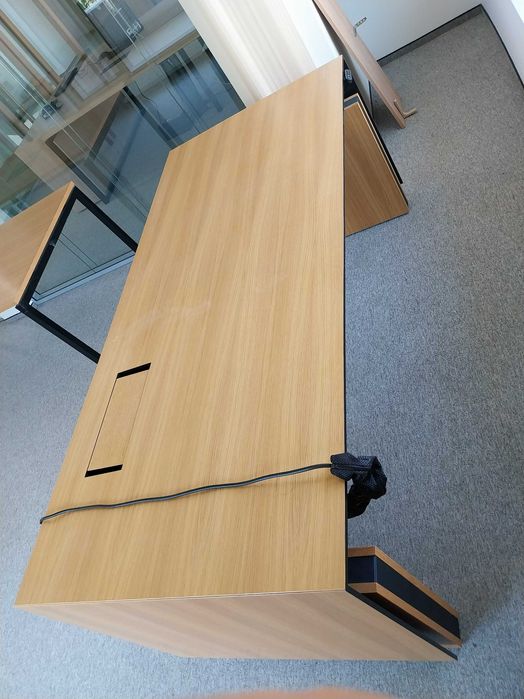 Бюро с регулируема височина , електрическо, 2000x900x1200