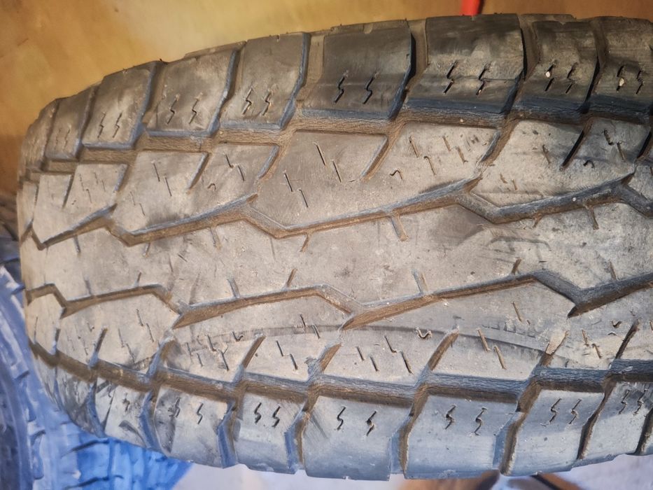 Продам шины 265/70 R16