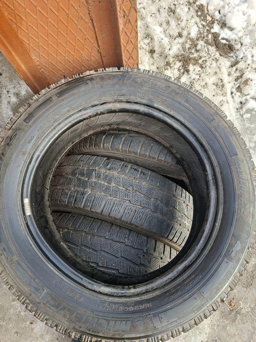 Продам шины. 215/60/17С  мишелин