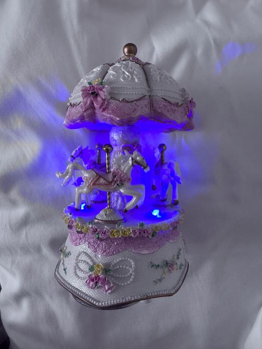 Продам музыкальную шкатулку