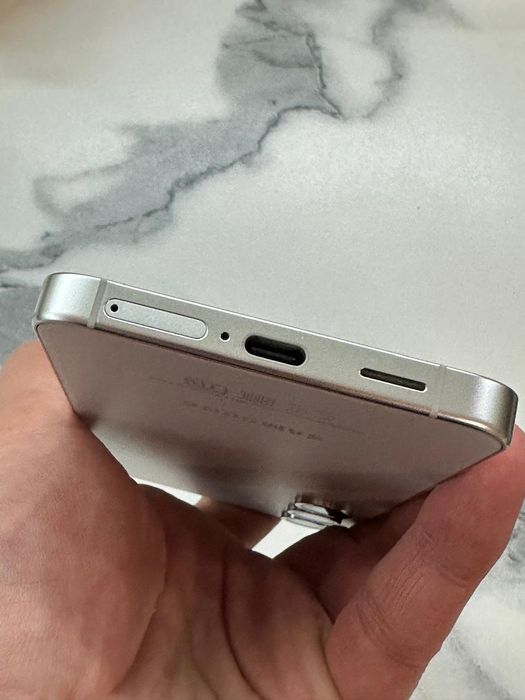 Продам Samsung S24 256GB
