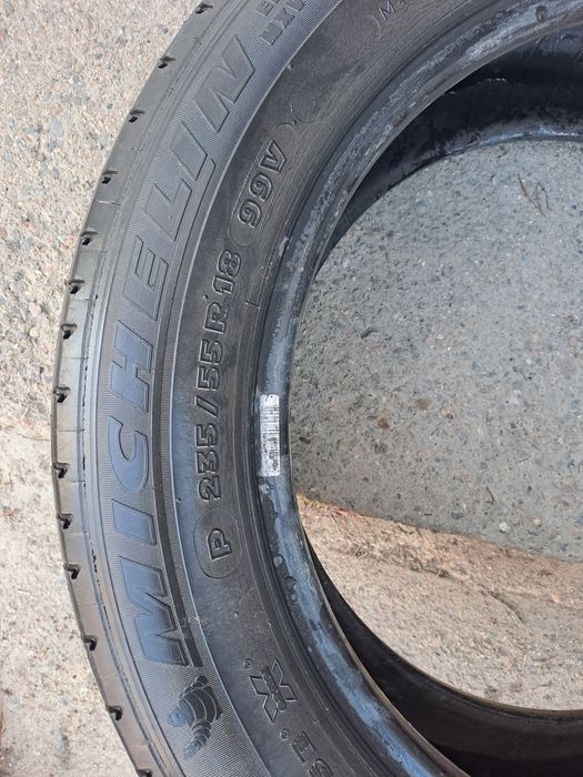 Продам 2 шины 235/55 R18 Мишлен