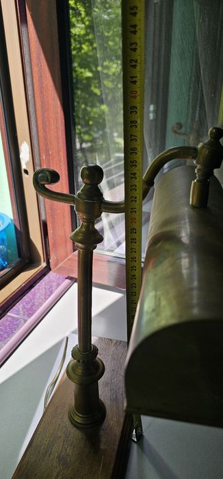 Veioza din alama de birou