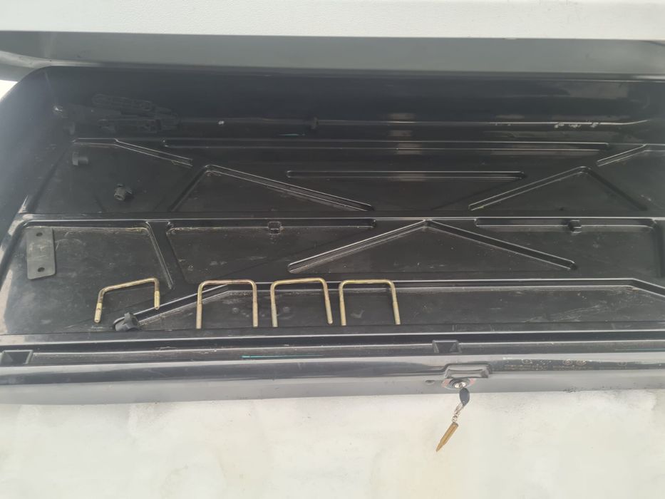 Cutie auto și bare longitudinale Renault