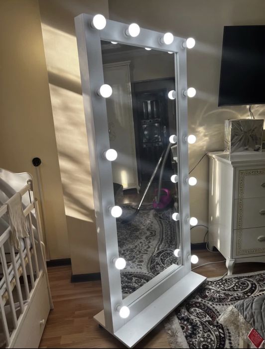 Визажное зеркало