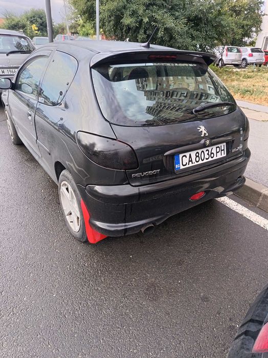 Автомобил пежо 206