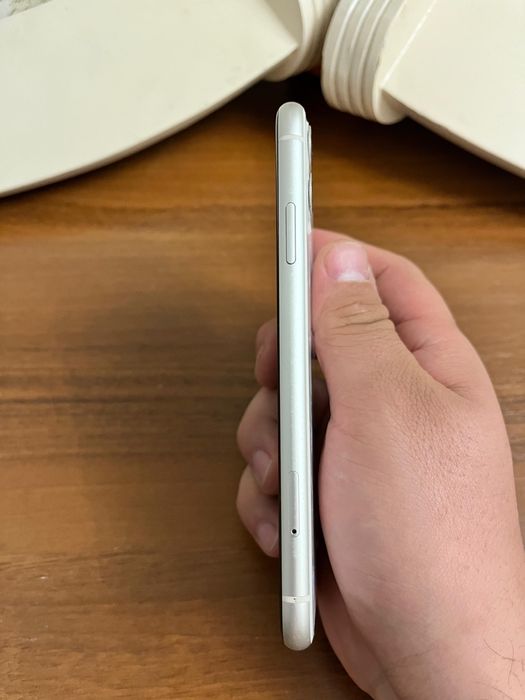 Айфон 11 в идеальном состоянии