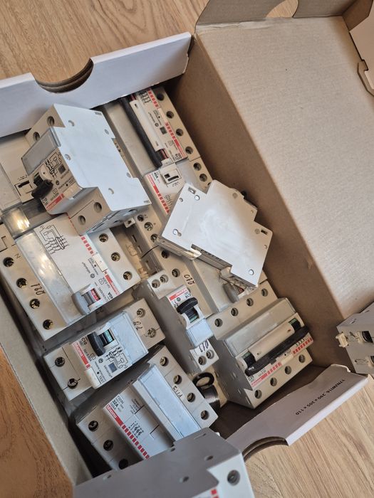 Siguranțe automate modulare + diferențiale