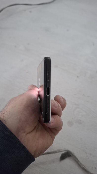 Google pixel 6 шишаси синган