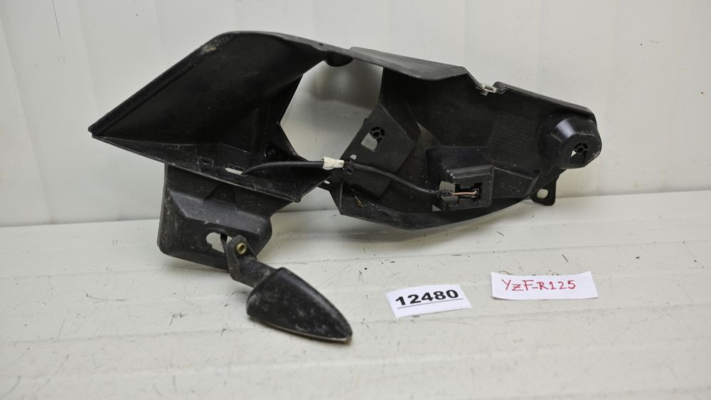 Deflector Carena Aer Stanga Cu Semnalizare Yamaha YZF-R125 2008 - 2012