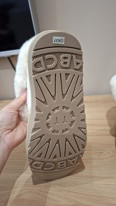 UGG pufoase și haioase damă – mărimea 37 | Noi nouțe