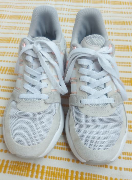 Маратонки ADIDAS номер 38