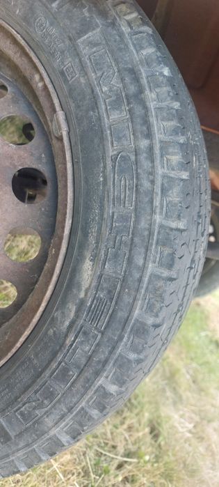 Vând Remorcă Solidă pentru Gospodărie sau Teren Privat (Fără acte) – Anvelope Michelin 14" C