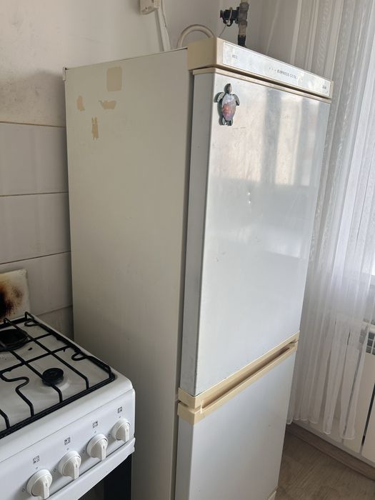 Продам холодильник