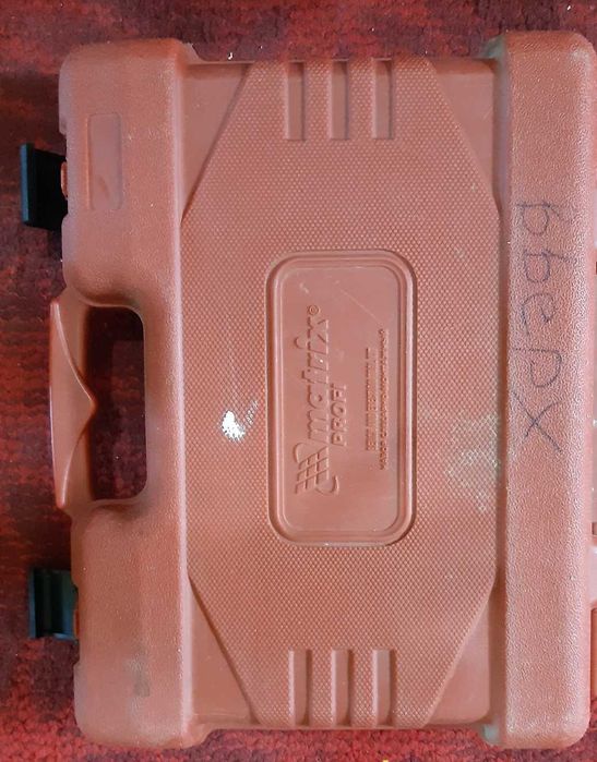 Набор инструментов для автомобиля