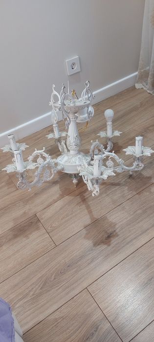 Продам люстру в хорошем состоянии