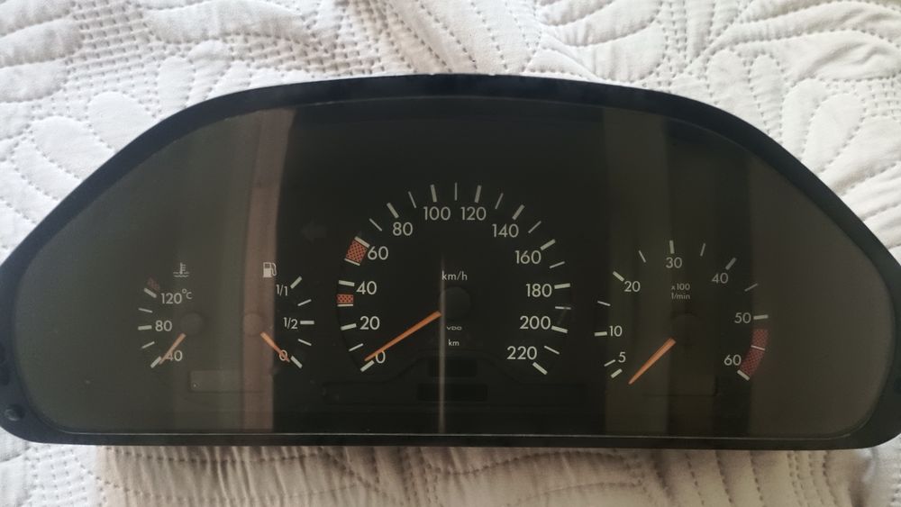 Щиток приборов Мерседес w202