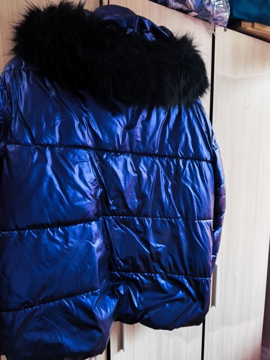 Дамско яке синьо, червено и зелено