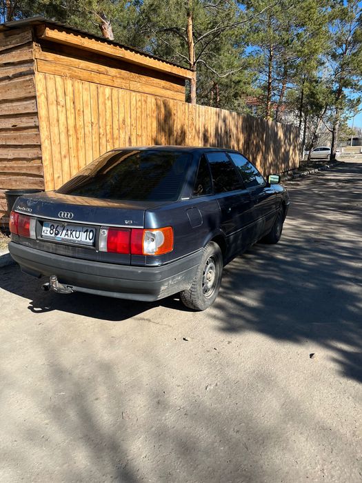 Машина Ауди 80 б3  2.0