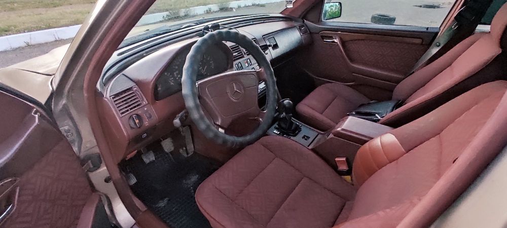 Продам Мерседес C180
