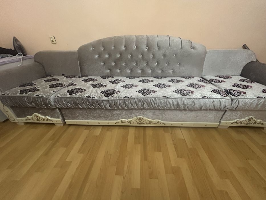Продам диван 3,70