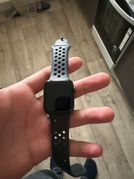 Apple watch SE 1 поколения