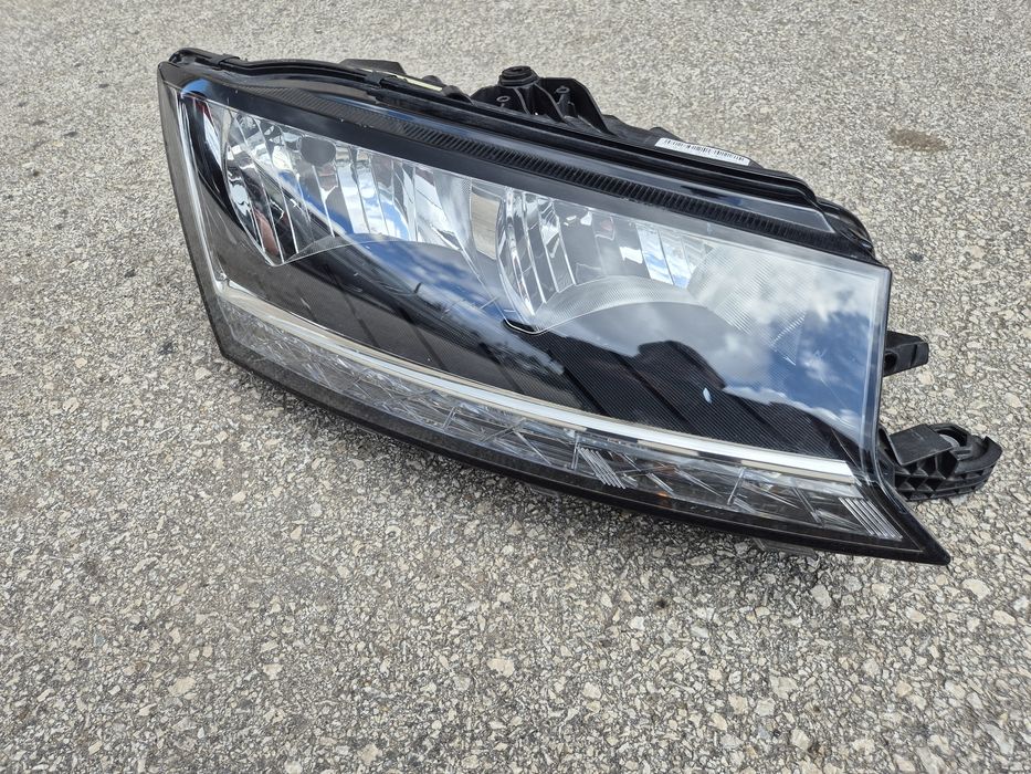 Десен фар Шкода Фабия 3 Skoda Fabia Face